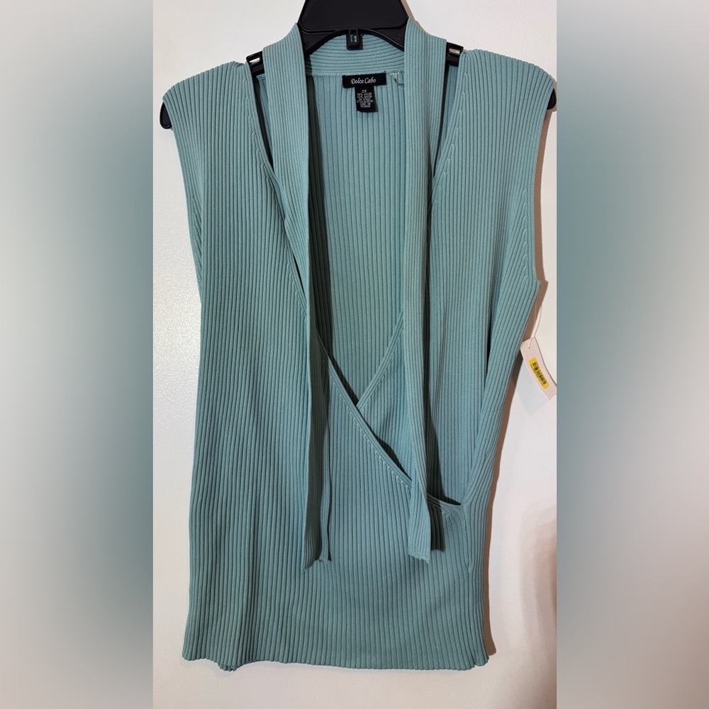 Dolce Cabo Green Sleeveless Blouse with Sailor Collar